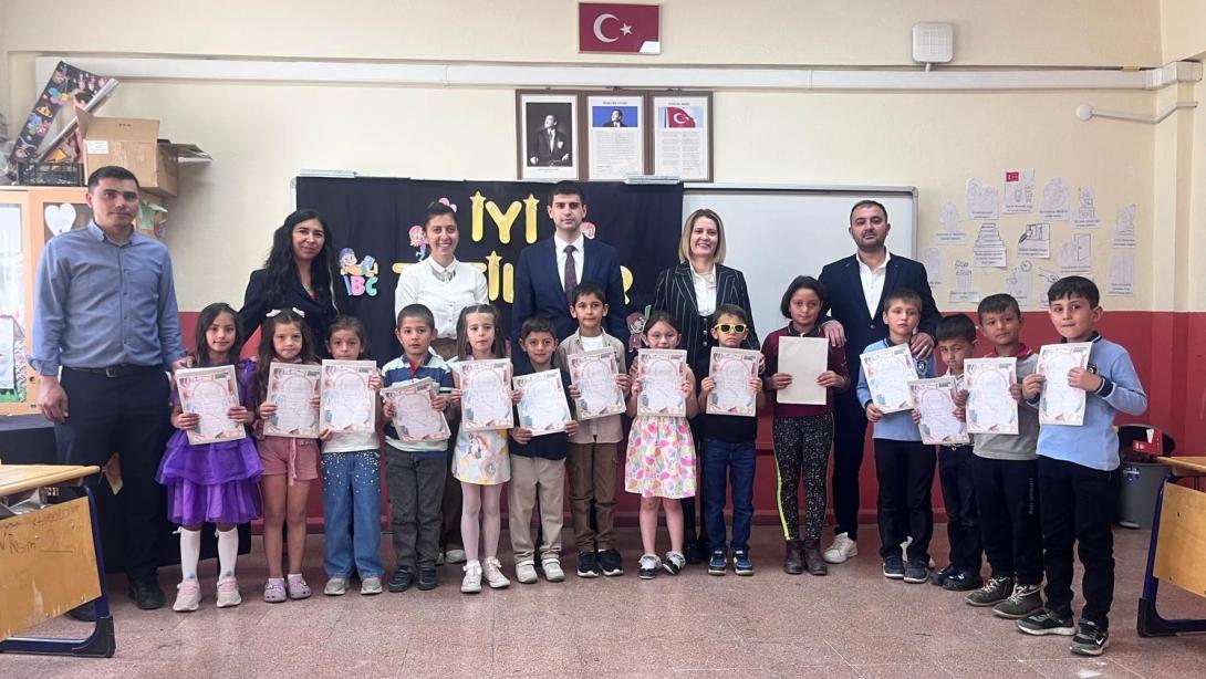 Gazi İlkokulunda Karne Sevinci!